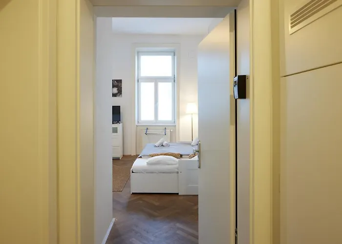 Close To Metro Iii Apartman