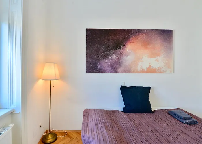 Close To Metro Iii Apartman