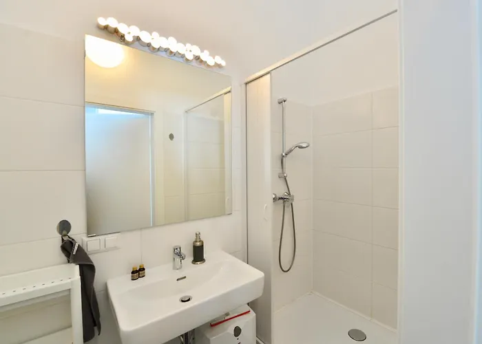 Apartman Close To Metro Iii