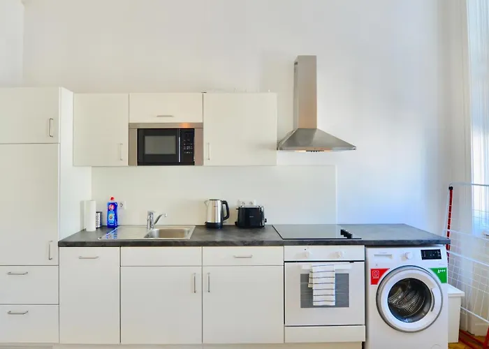 Apartman Close To Metro Iii Bécs